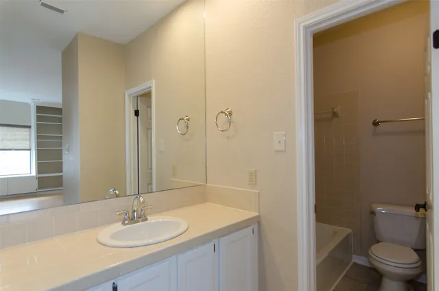 $1,875 | 10819 Crown Colony Drive, Unit 38, Austin, TX 78747