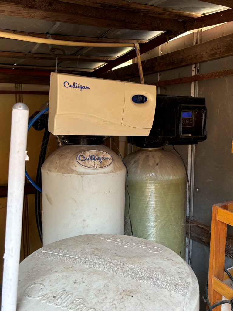 313 Elm Pass II Road East Center Point, TX 78010 - Photo 22 of 37 a utility room with dryer and washer