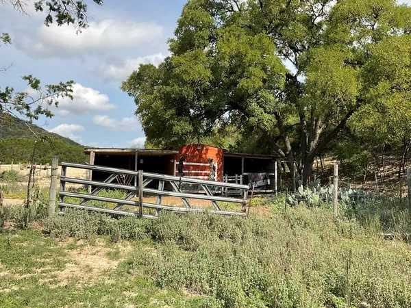 $290,000 | 313 Elm Pass II Road East, Center Point, TX 78010