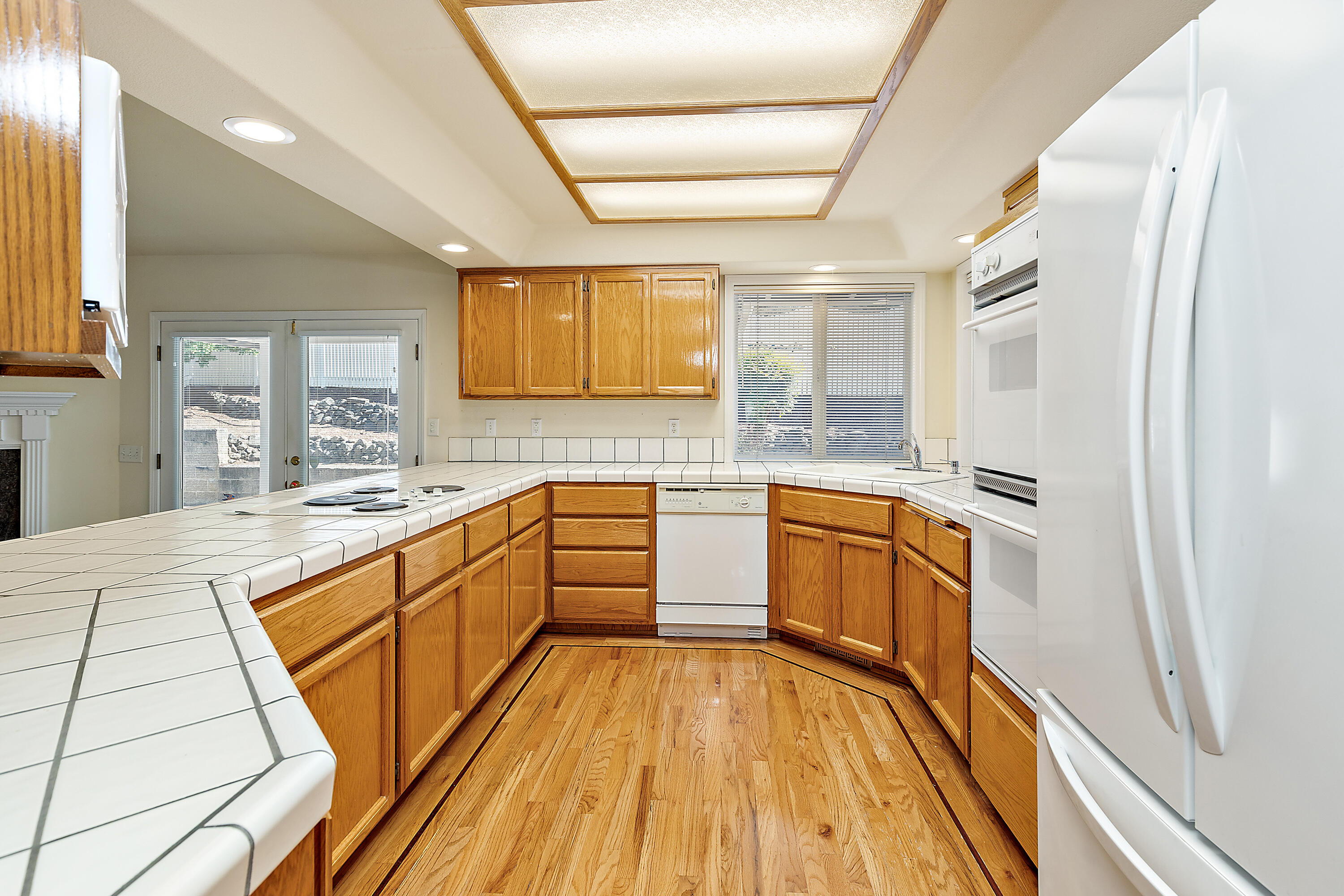 4376 Innsbruck Ridge Medford, OR 97504 - Photo 12 of 52 Kitchen