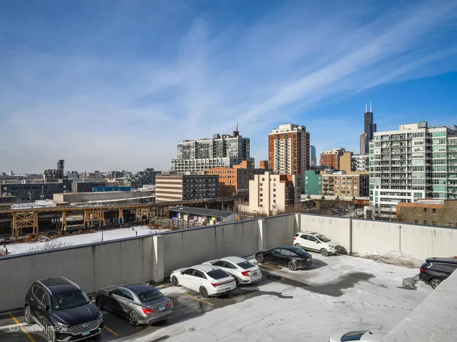 $275,000 | 1720 South Michigan Avenue, Unit 814, Chicago, IL 60616