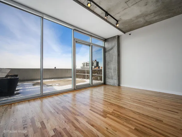 $275,000 | 1720 South Michigan Avenue, Unit 814, Chicago, IL 60616
