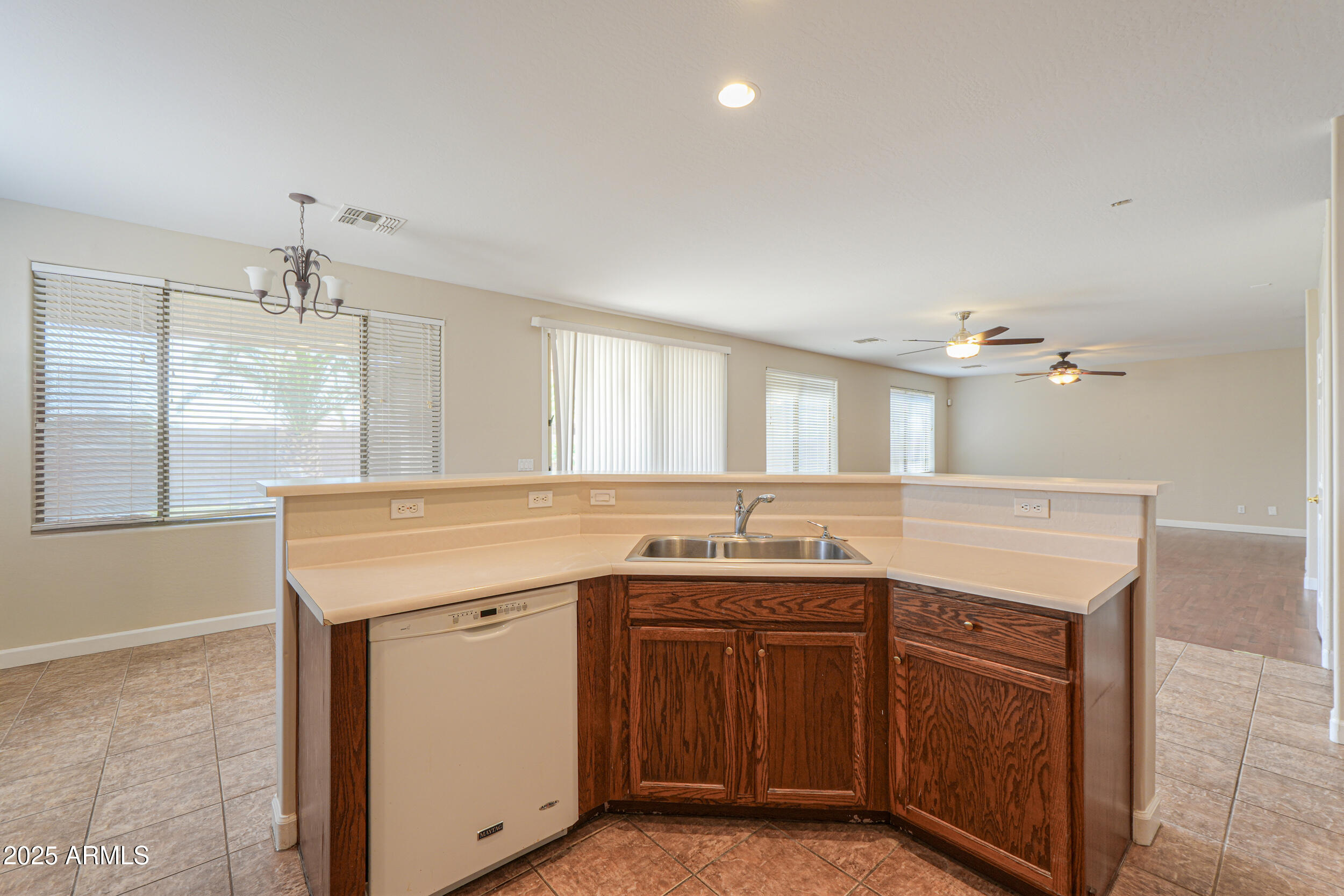 43223 West Venture Road Maricopa, AZ 85138 - Photo 28 of 70 09