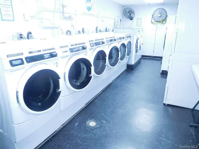 $2,000 | 34-20 Parsons Boulevard, Unit 2A | Flushing