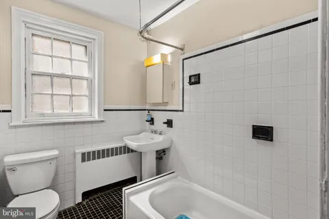 $1,075,000 | 2208 Rittenhouse Square, Philadelphia, PA 19103