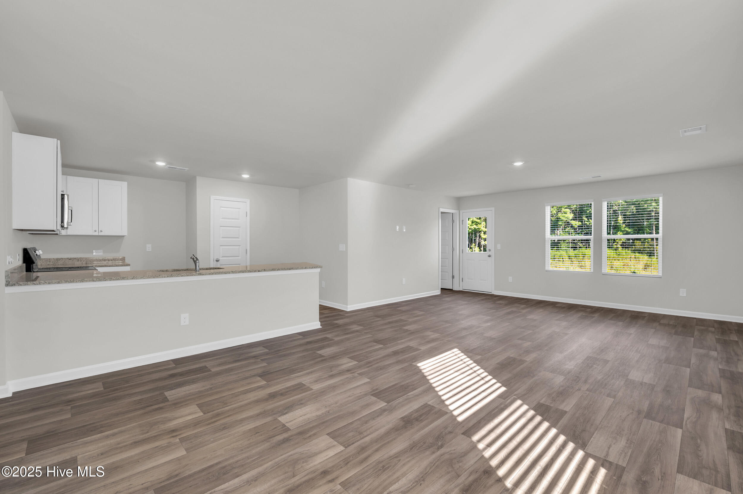 6359 Swainson Street Southwest Ocean Isle Beach, NC 28469 - Photo 23 of 31 Common area 2