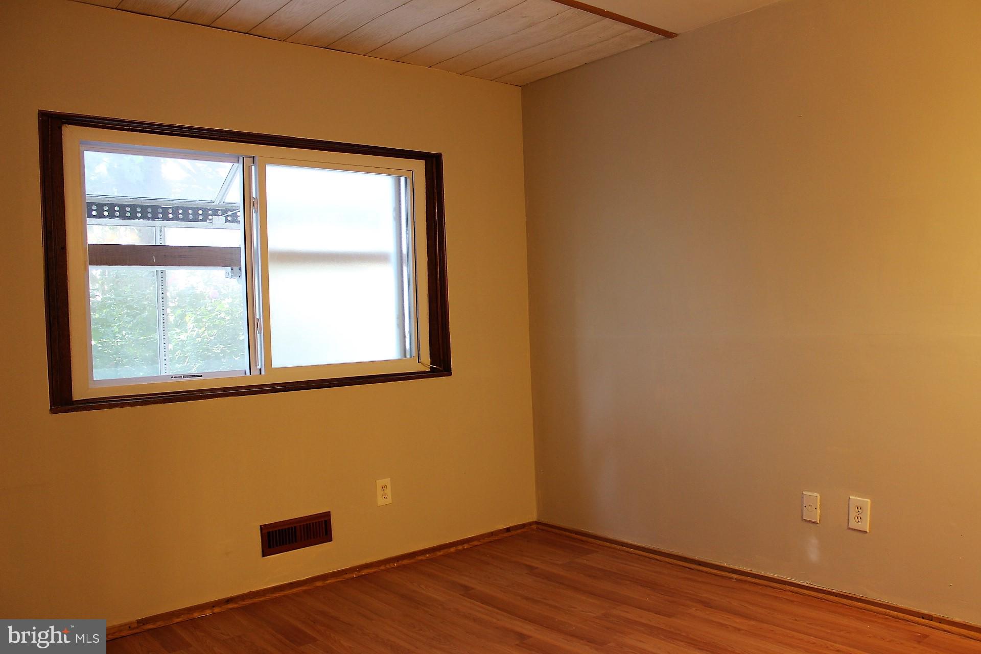 2 Center Road, Unit 2 Towson, MD 21286 - Photo 7 of 19 Large sliding Garden Window!