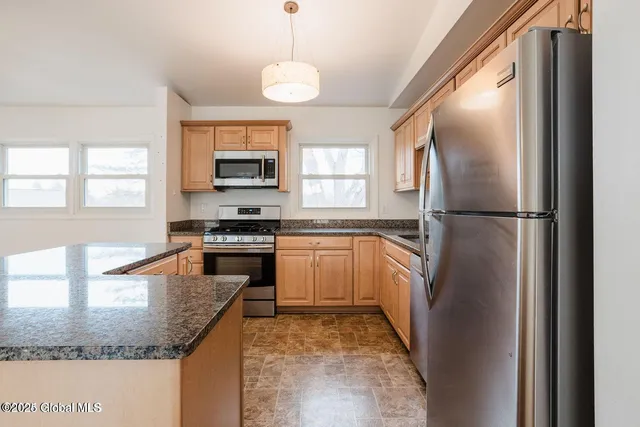 $334,900 | 212 Deerfield Court, Voorheesville, NY 12186