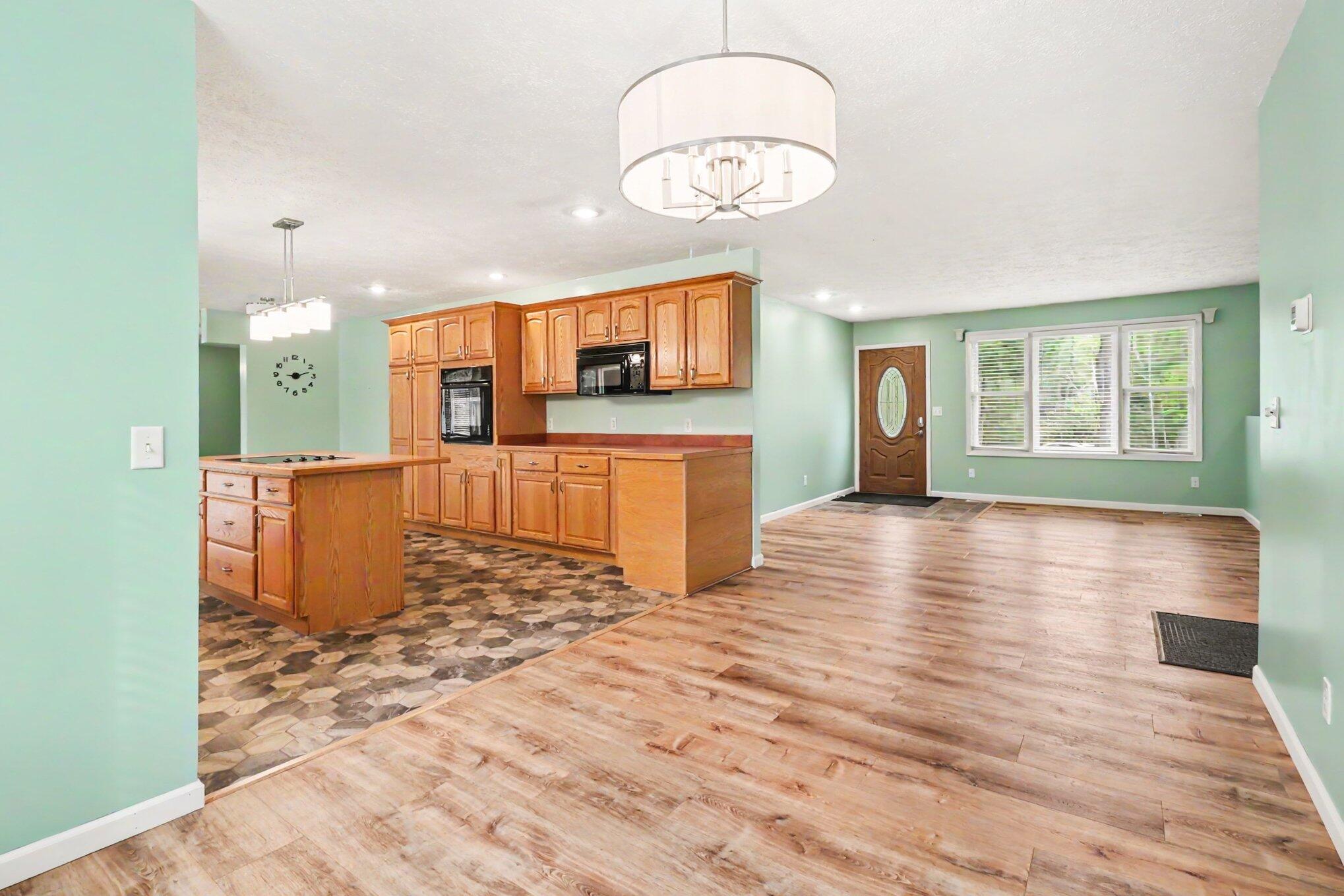 3175 West Hansen Road Ludington, MI 49431 - Photo 8 of 31 008_file_1668