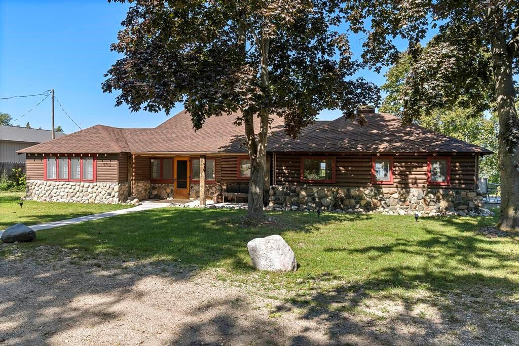 5712 Highway 23 Cheboygan, MI 49721 - Photo 1 of 23 Gallery Image 1