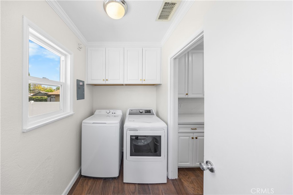 2074 Summit Avenue Pasadena, CA 91103 - Photo 15 of 23 a utility room with wooden floor washer and dryer
