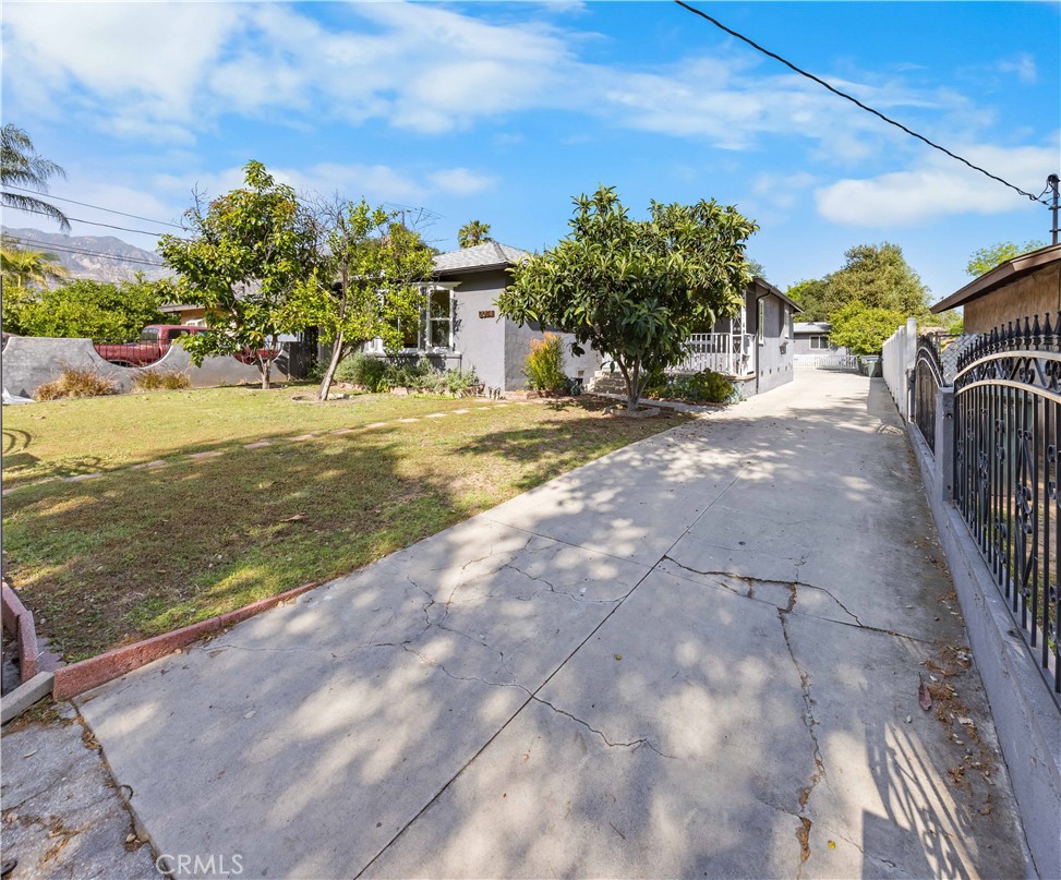 2074 Summit Avenue Pasadena, CA 91103 - Photo 21 of 23 a view of a yard with an outdoor space