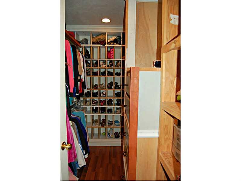 232 Navajo Road Upper St. Clair, PA 15241 - Photo 15 of 25 Master Bedroom. Her Closet