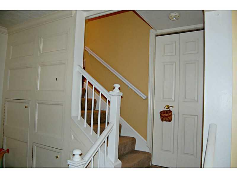 232 Navajo Road Upper St. Clair, PA 15241 - Photo 3 of 25 Living Room.