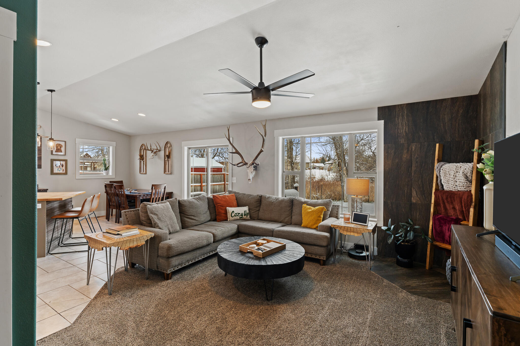 612 Heather Lane Ranchester, WY 82839 - Photo 15 of 45 Living Room