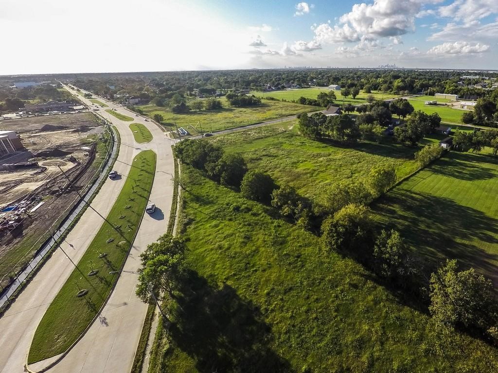 8612 Fuqua Street Houston, TX 77075 - Photo 4 of 5 a view of a lake with outdoor space
