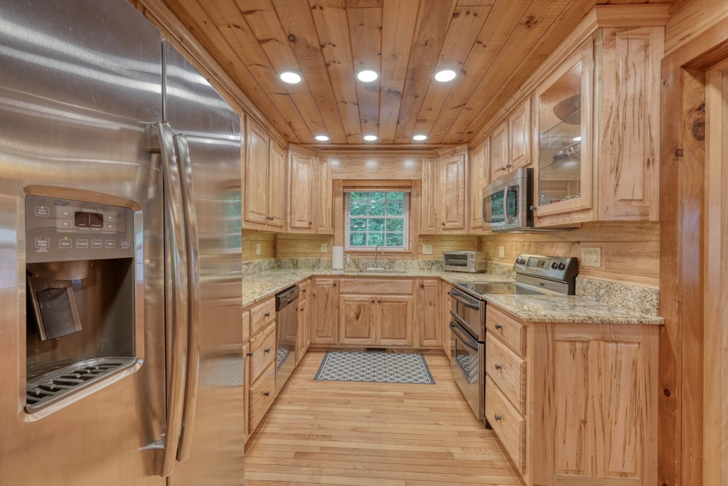 317 Collins Creek Road Hiawassee, GA 30546 - Photo 13 of 75