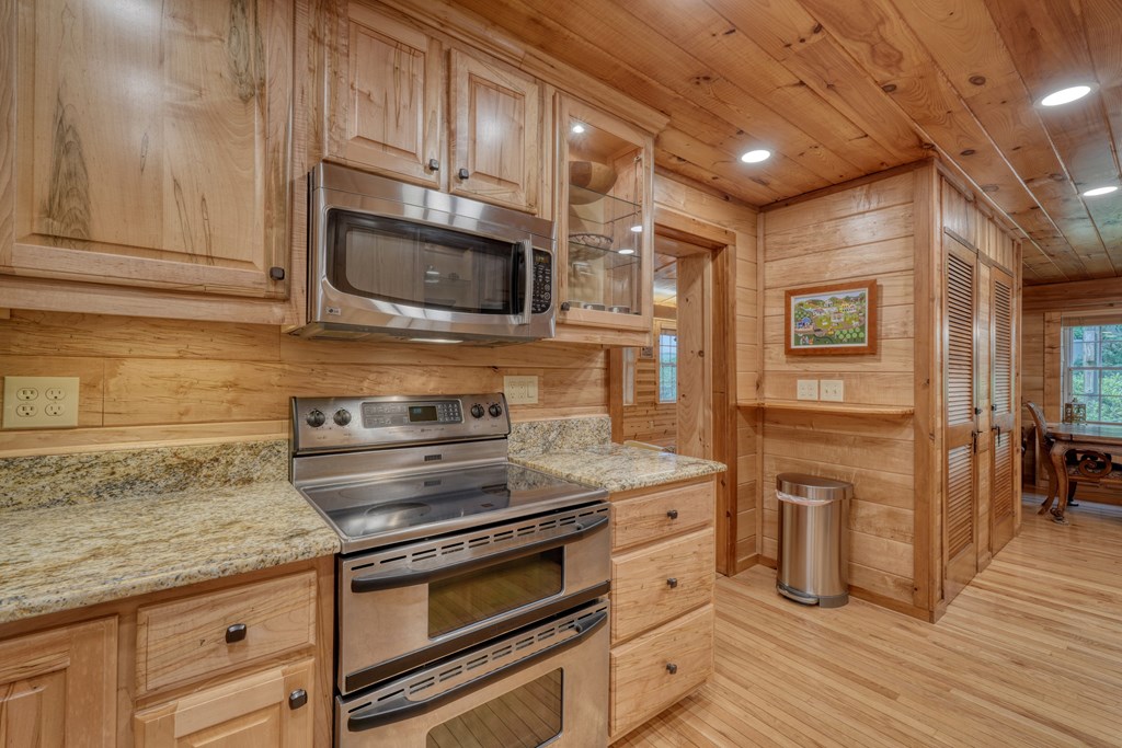 317 Collins Creek Road Hiawassee, GA 30546 - Photo 16 of 75