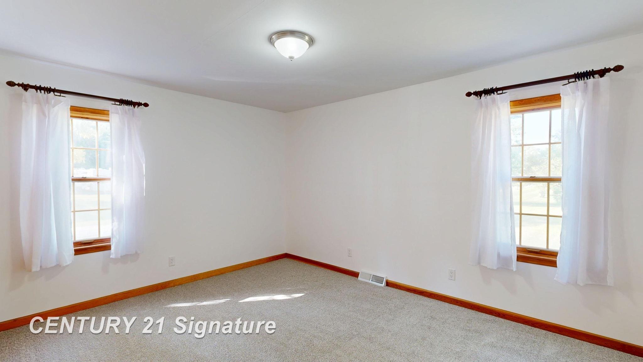 15544 Falk Road Holly, MI 48442 - Photo 21 of 54 50188262-48957a00-0e9a-4b23-a19b-3c2d67c34396.JPG