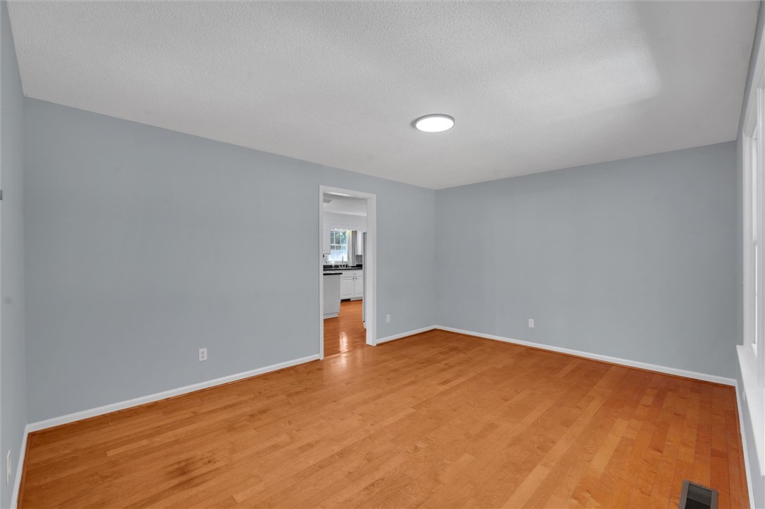221 Odell Road Liberty, SC 29657 - Photo 5 of 24