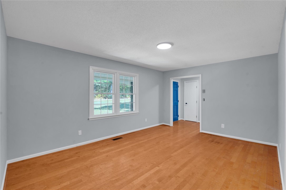 221 Odell Road Liberty, SC 29657 - Photo 6 of 24