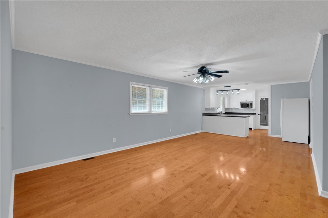 221 Odell Road Liberty, SC 29657 - Photo 7 of 24