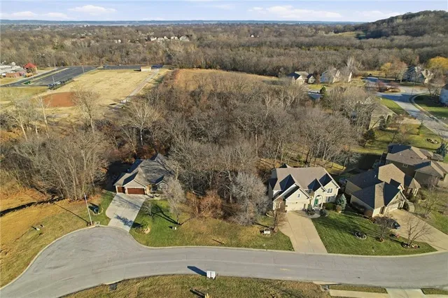 $61,000 | 1934 Edgewood Drive, Leavenworth, KS 66048