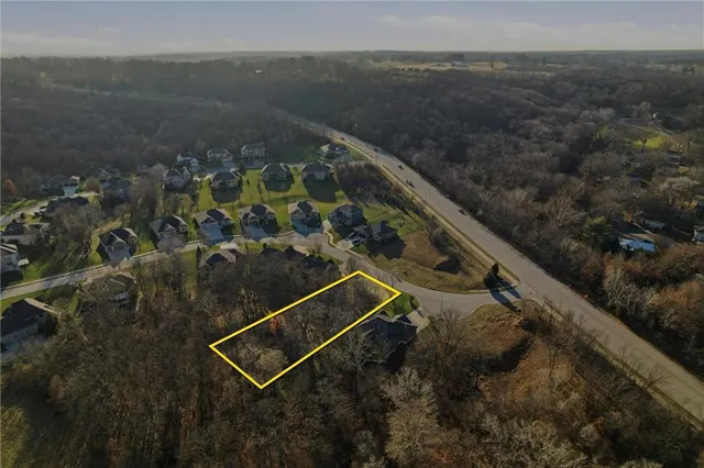 $61,000 | 1934 Edgewood Drive, Leavenworth, KS 66048