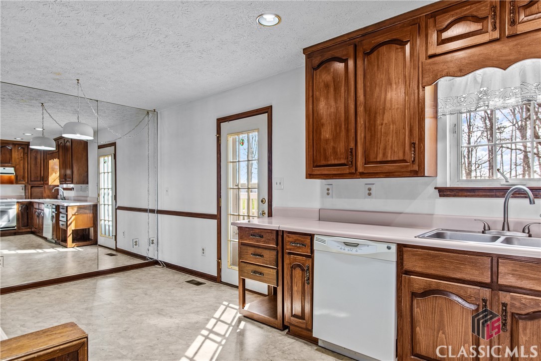 2030 Jones Woods Road Good Hope, GA 30641 - Photo 10 of 68 Gallery Image 10