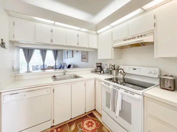 $2,400 | 353 Highway 1, Unit B309, Jupiter, FL 33477