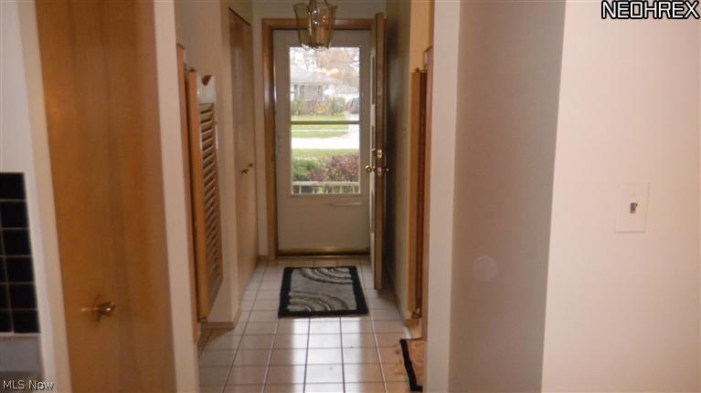 24419 Ronan Road Bedford Heights, OH 44146 - Photo 10 of 25 FOYER