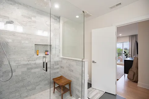 $625,000 | 2707 West Belmont Avenue, Unit 3E, Chicago, IL 60618