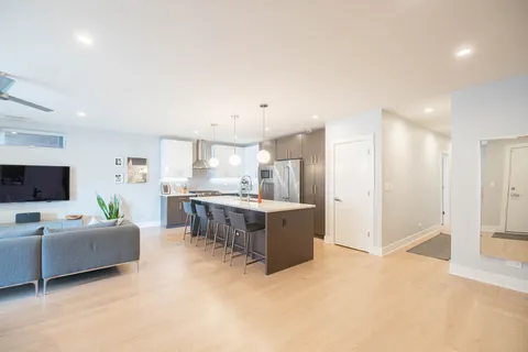 $625,000 | 2707 West Belmont Avenue, Unit 3E, Chicago, IL 60618