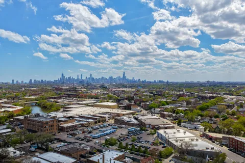 $625,000 | 2707 West Belmont Avenue, Unit 3E, Chicago, IL 60618