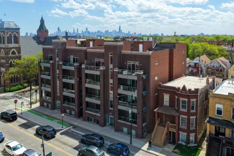 $625,000 | 2707 West Belmont Avenue, Unit 3E, Chicago, IL 60618