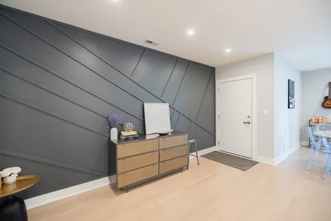$625,000 | 2707 West Belmont Avenue, Unit 3E, Chicago, IL 60618