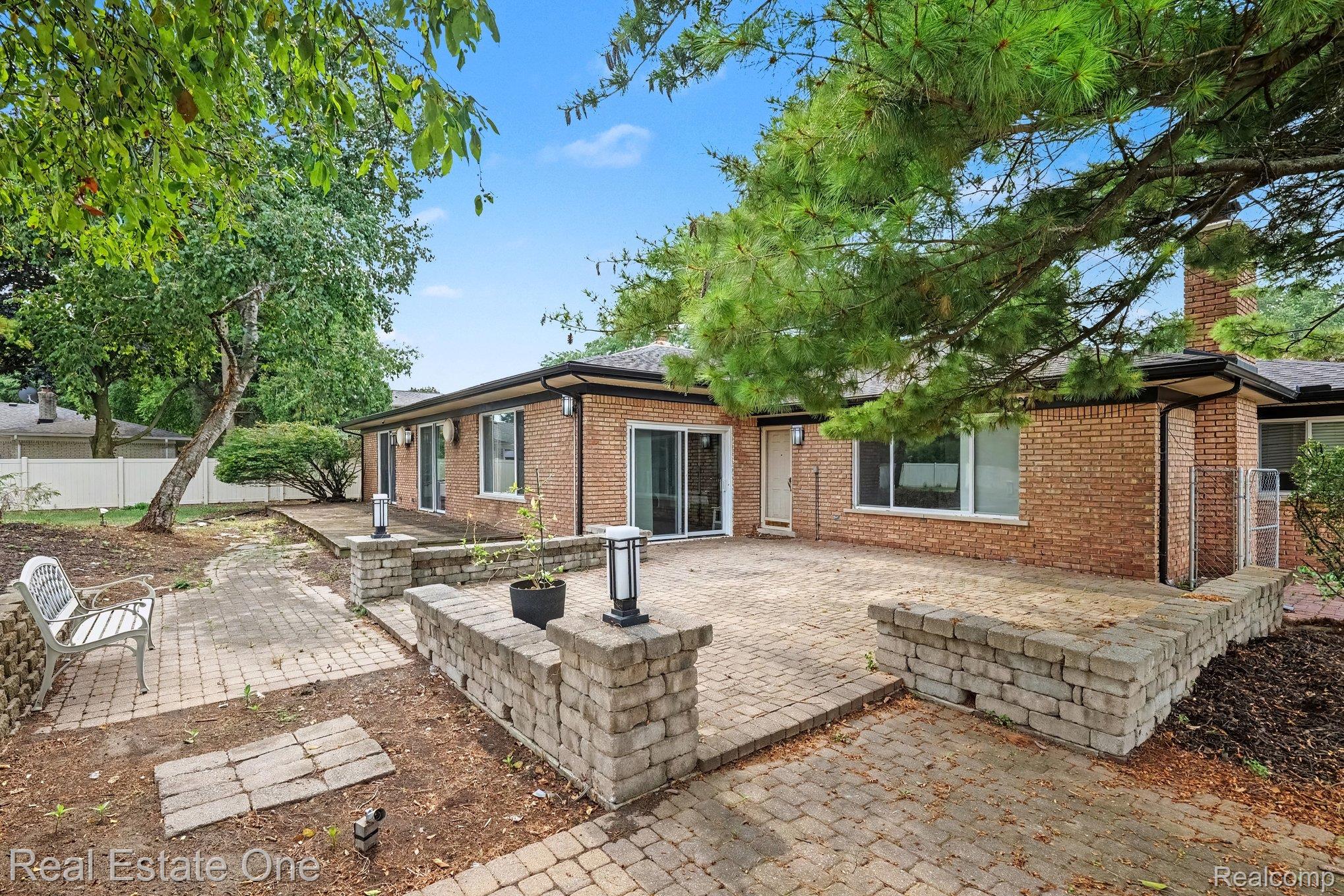 11584 Chicago Road Warren, MI 48093 - Photo 45 of 57 045_file_6683.jpg
