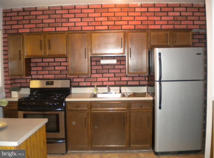 8028 Wallace Road Dundalk, MD 21222 - Photo 19 of 29 Kitchen