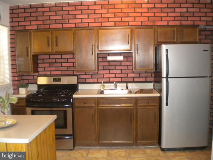8028 Wallace Road Dundalk, MD 21222 - Photo 25 of 29 Kitchen