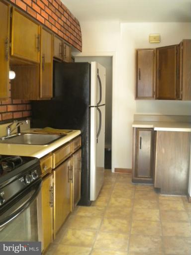 8028 Wallace Road Dundalk, MD 21222 - Photo 26 of 29 Kitchen