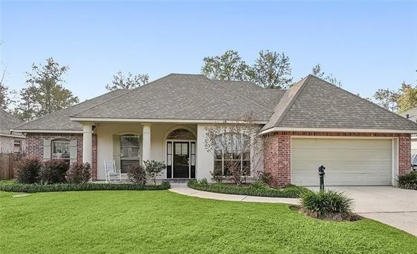 $2,800 | 236 Highland Drive, Mandeville, LA 70471