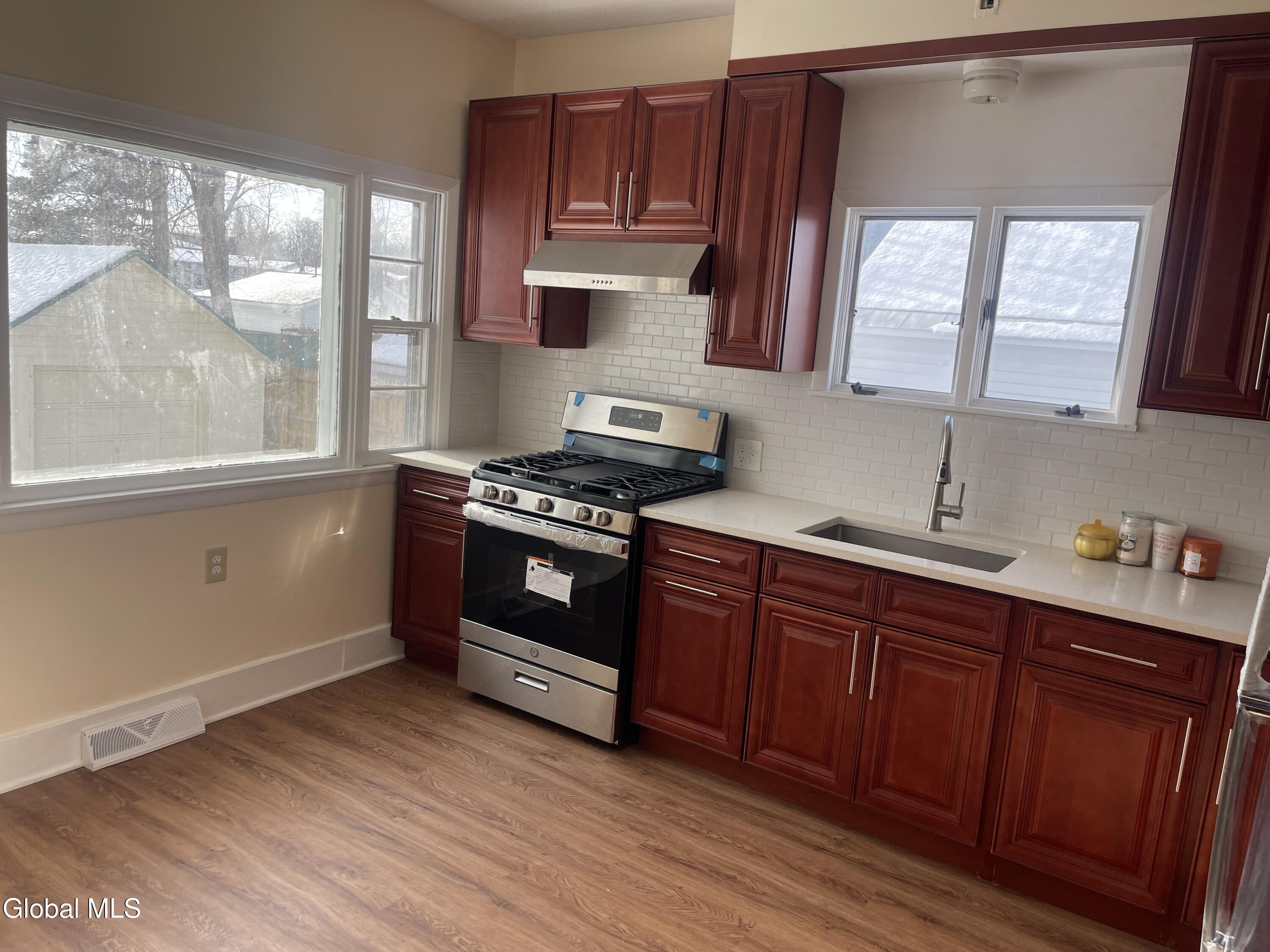 209 Edward Street Schenectady, NY 12304 - Photo 16 of 25 IMG_7575