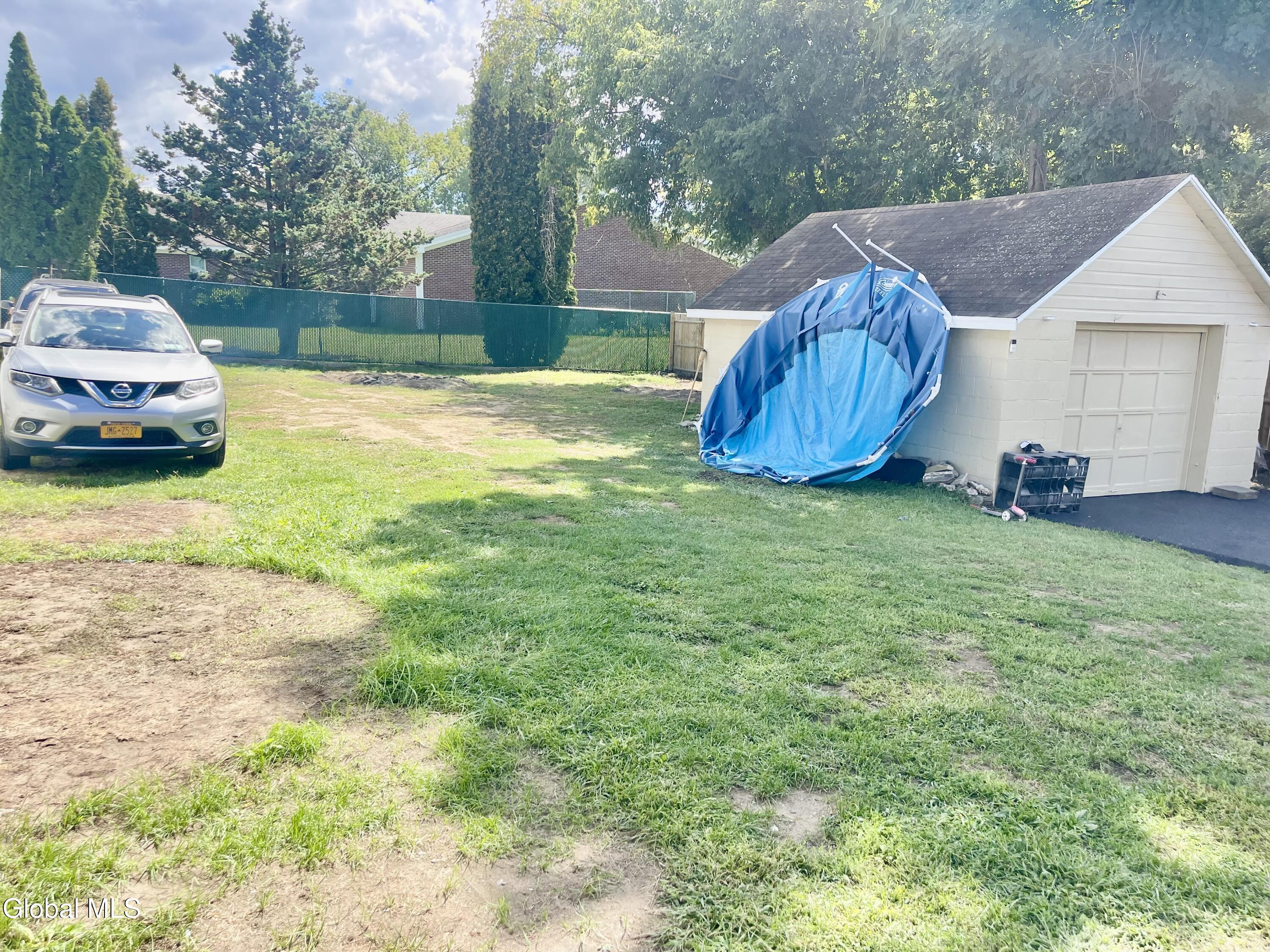 209 Edward Street Schenectady, NY 12304 - Photo 7 of 25 IMG_9564