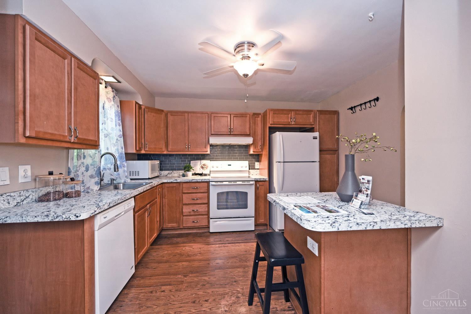 5587 Vogel Road Cincinnati, OH 45239 - Photo 15 of 42