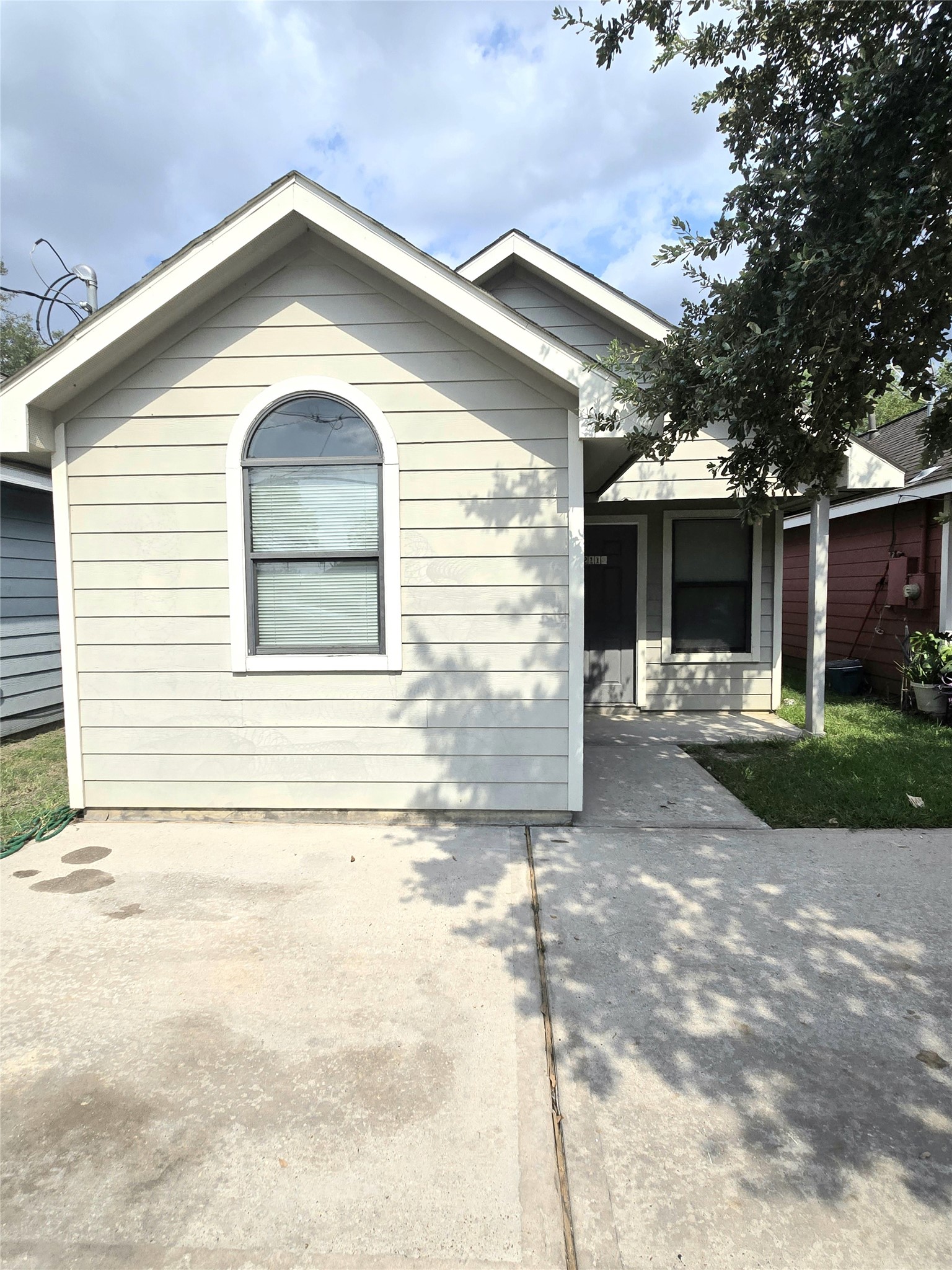 2112 Davis Street Houston, TX 77026 - Photo 2 of 18