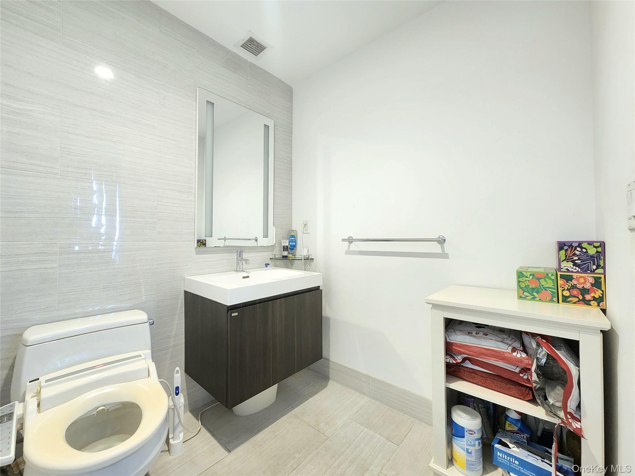 131-05 40 Road, Unit 16J Queens, NY 11354 - Photo 17 of 25