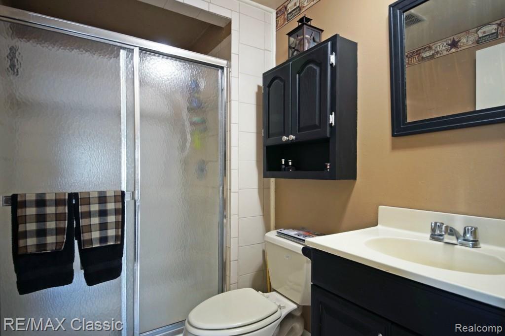42476 Proctor Road Canton, MI 48188 - Photo 19 of 25 16-photo-print-1854975.jpg