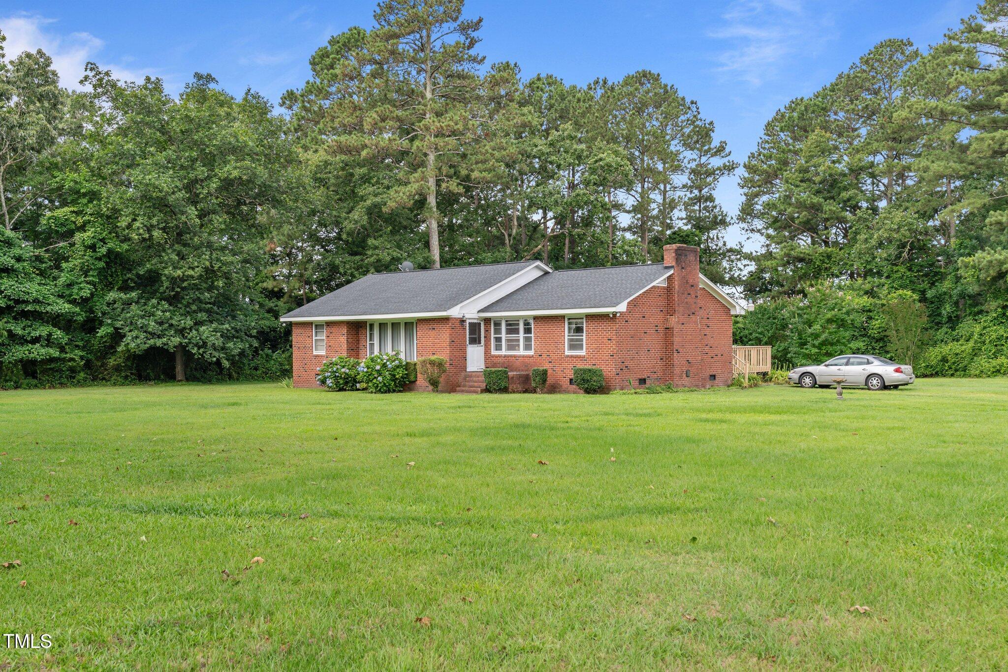 445 Lee County Line Road Broadway, NC 27505 - Photo 27 of 39 30-web-or-mls-DSC09704