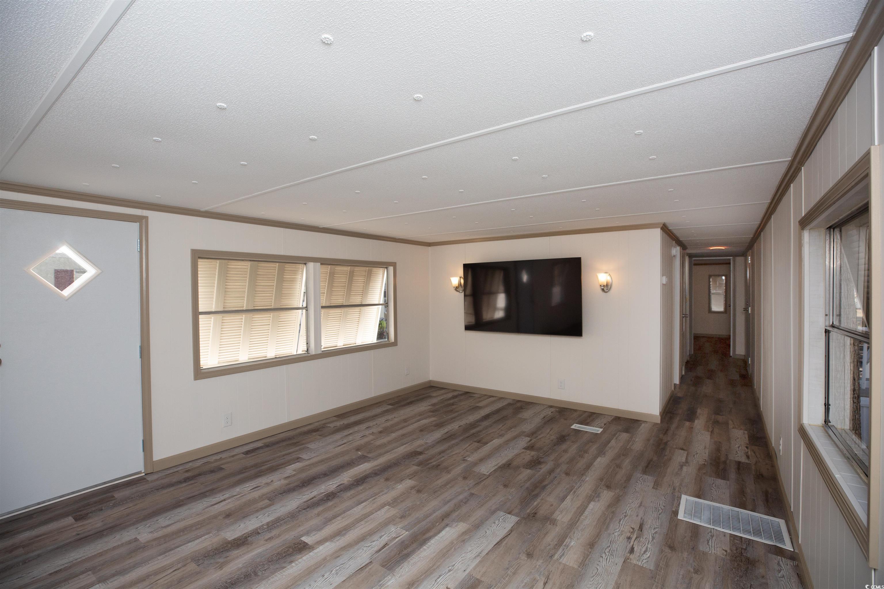 321 Yucca Circle Murrells Inlet, SC 29576 - Photo 4 of 27 Gallery Image 4