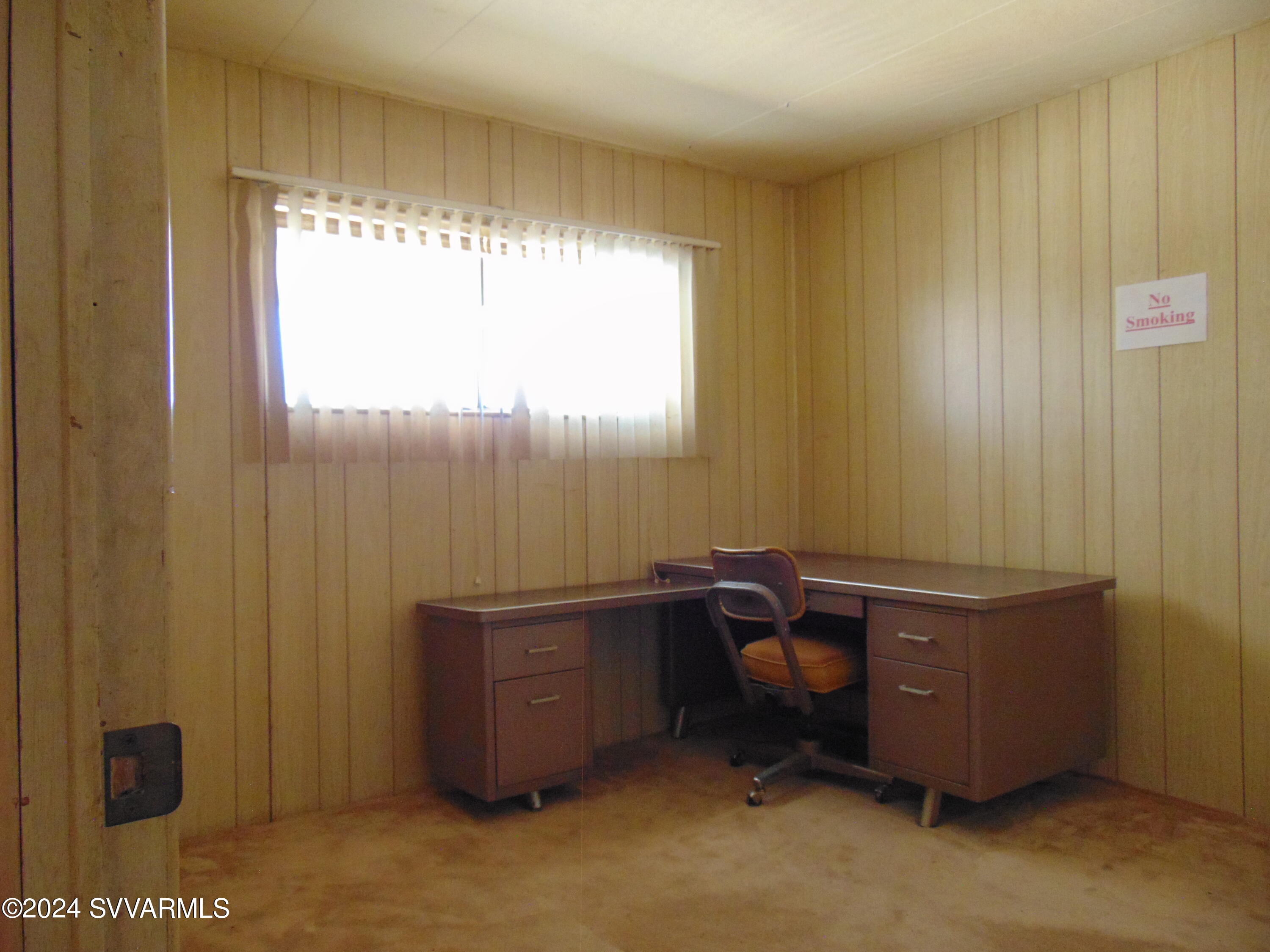 4665 Quail Hollow Road Rimrock, AZ 86335 - Photo 17 of 21 a room with a window